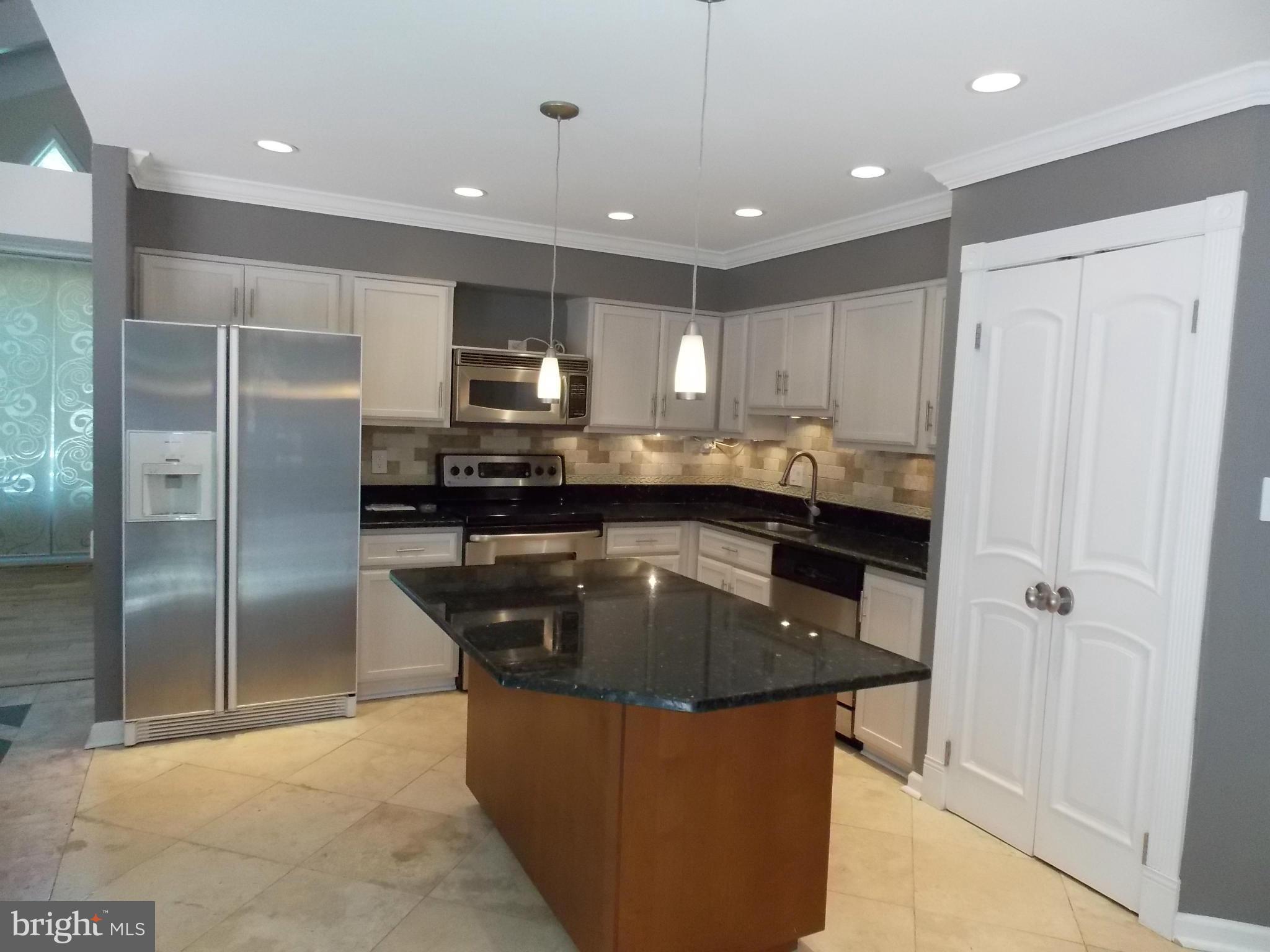 9325 Raintree Road Burke, VA 22015 - Photo 7 of 30 Kitchen