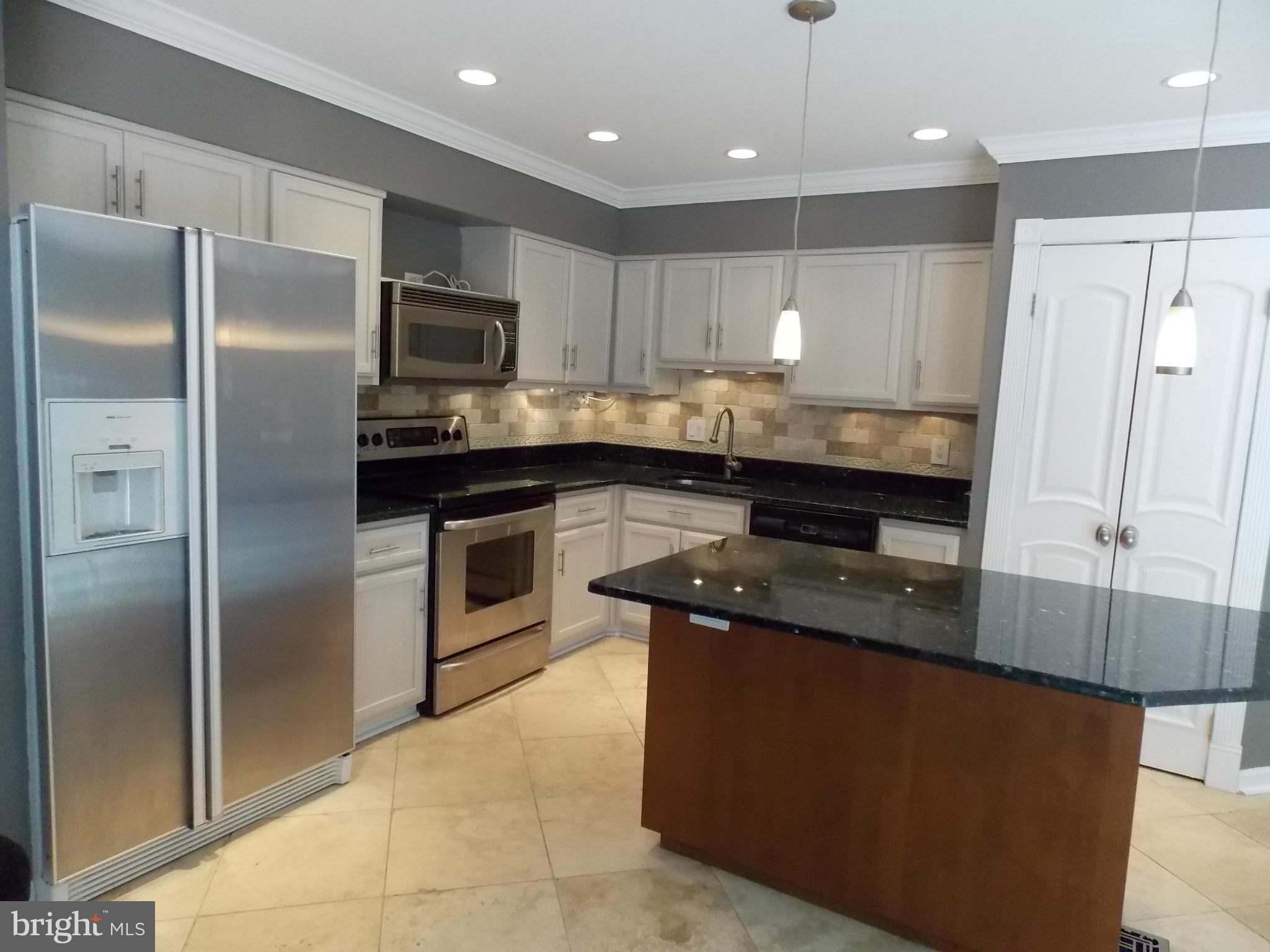 9325 Raintree Road Burke, VA 22015 - Photo 8 of 30 Kitchen