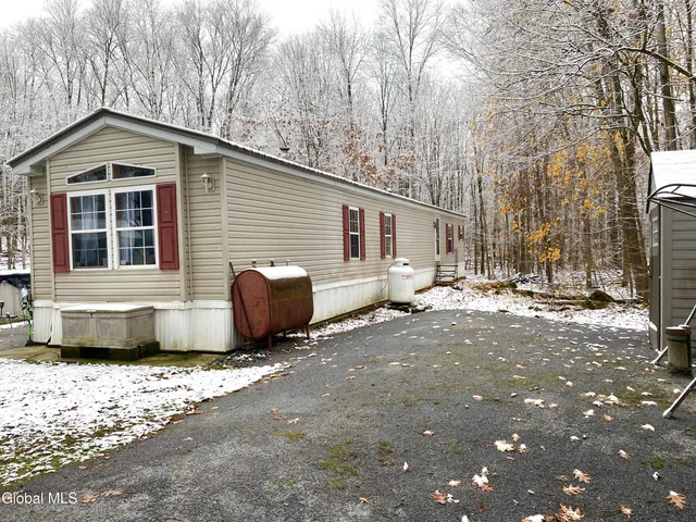 $99,910 | 75 Cedar Ridge Way, Fort Ann, NY 12827