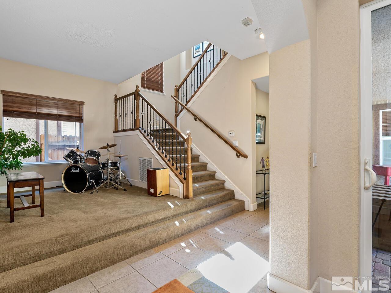 10865 Serratina Drive Reno, NV 89521 - Photo 7 of 25 Photo 7