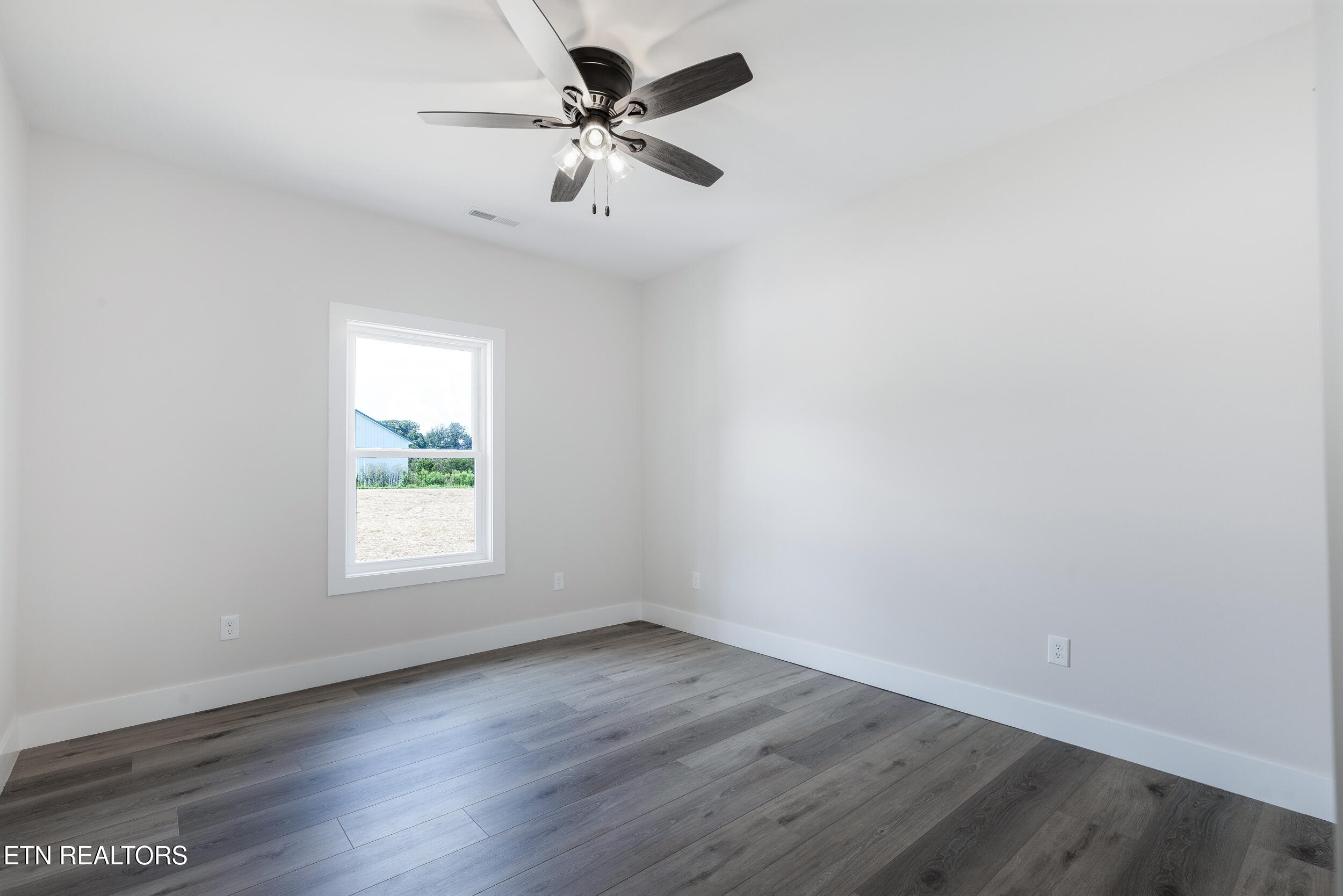 363 Meadow Road West Greenback, TN 37742 - Photo 24 of 37 027