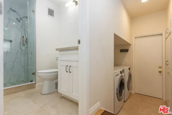 $7,995 | 10227 Autumn Leaf Circle, Los Angeles, CA 90077