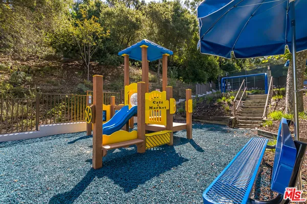 $7,995 | 10227 Autumn Leaf Circle, Los Angeles, CA 90077