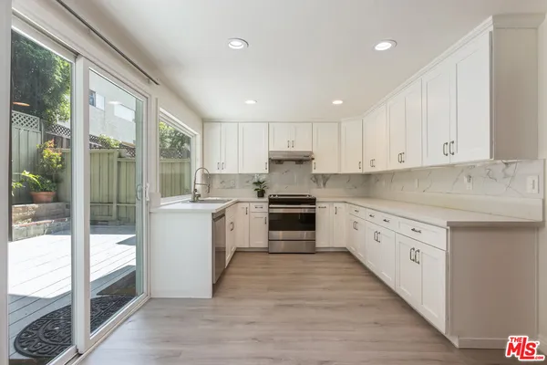 $7,995 | 10227 Autumn Leaf Circle, Los Angeles, CA 90077