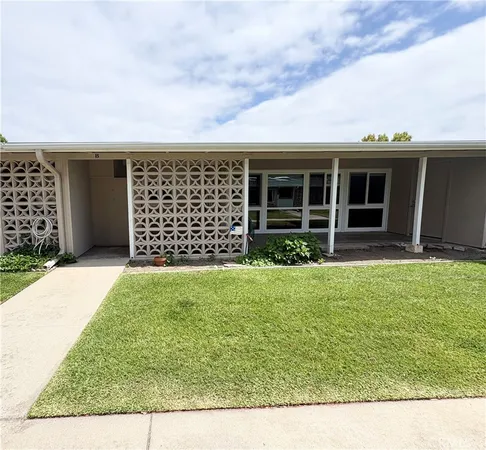 $340,000 | 1371 Oakmont Road, Unit M7150B, Seal Beach, CA 90740