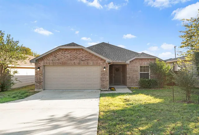 $290,000 | 5829 Farnsworth Avenue, Fort Worth, TX 76107