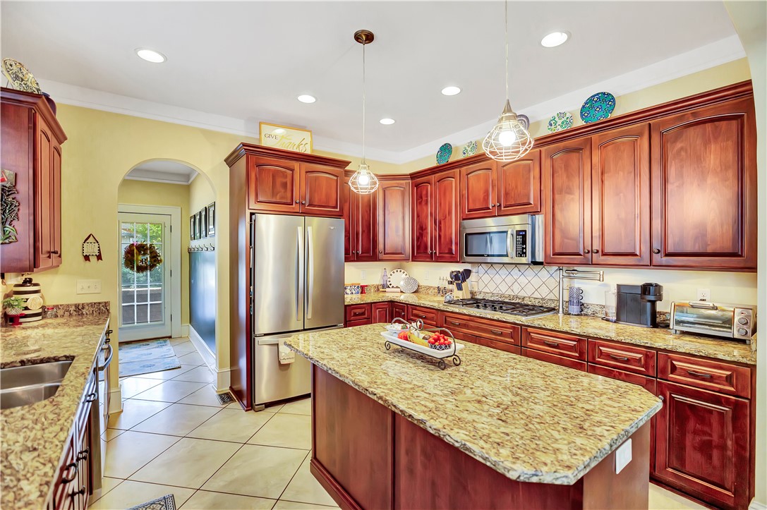 108 East Broad Street Anderson, SC 29621 - Photo 6 of 35 Granite countertops