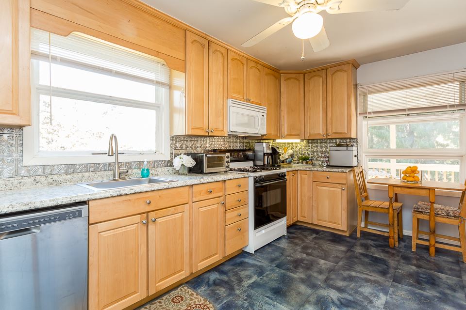 1214 Hollins Road Waynesboro, VA 22980 - Photo 12 of 45 Gallery Image 12