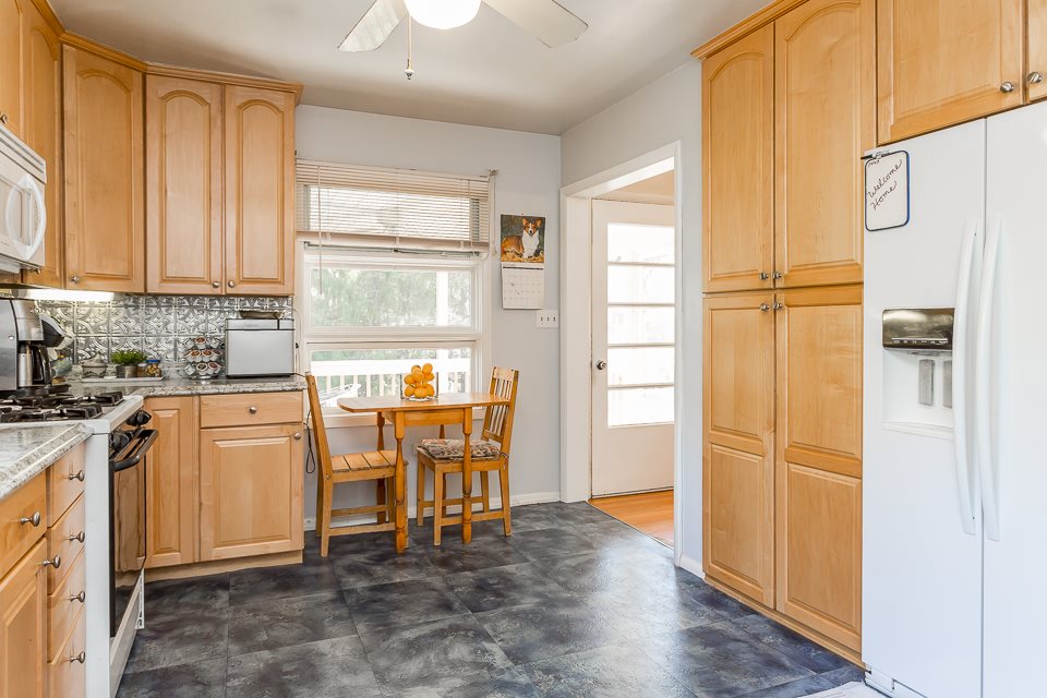 1214 Hollins Road Waynesboro, VA 22980 - Photo 13 of 45 Gallery Image 13