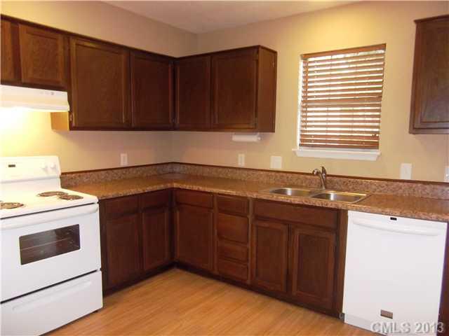 6043 Heath Valley Road, Unit I Charlotte, NC 28210 - Photo 1 of 16
