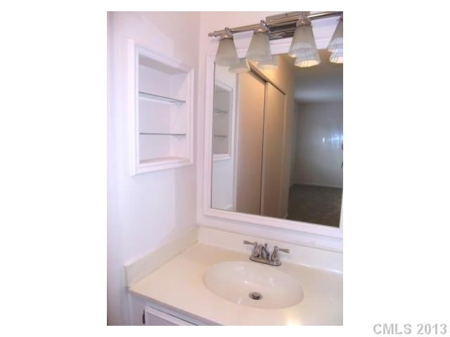 6043 Heath Valley Road, Unit I Charlotte, NC 28210 - Photo 11 of 16