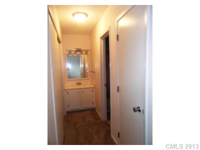 6043 Heath Valley Road, Unit I Charlotte, NC 28210 - Photo 12 of 16
