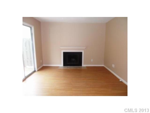 6043 Heath Valley Road, Unit I Charlotte, NC 28210 - Photo 4 of 16