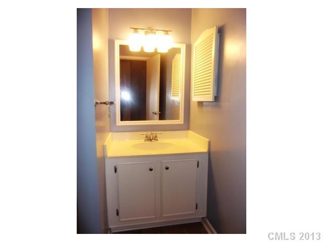 6043 Heath Valley Road, Unit I Charlotte, NC 28210 - Photo 8 of 16