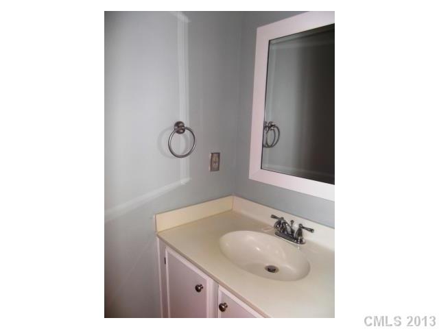6043 Heath Valley Road, Unit I Charlotte, NC 28210 - Photo 10 of 16
