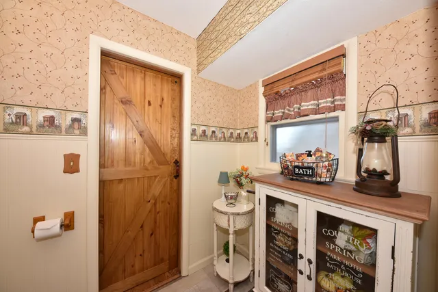 $320,000 | 9602 West Arthur Avenue, West Allis, WI 53227