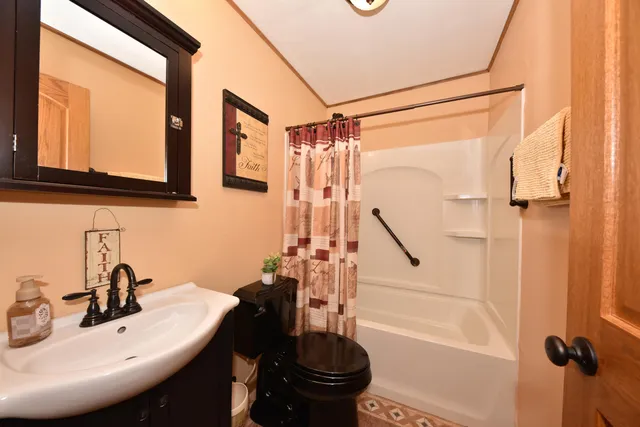 $320,000 | 9602 West Arthur Avenue, West Allis, WI 53227