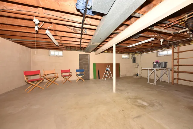 $320,000 | 9602 West Arthur Avenue, West Allis, WI 53227