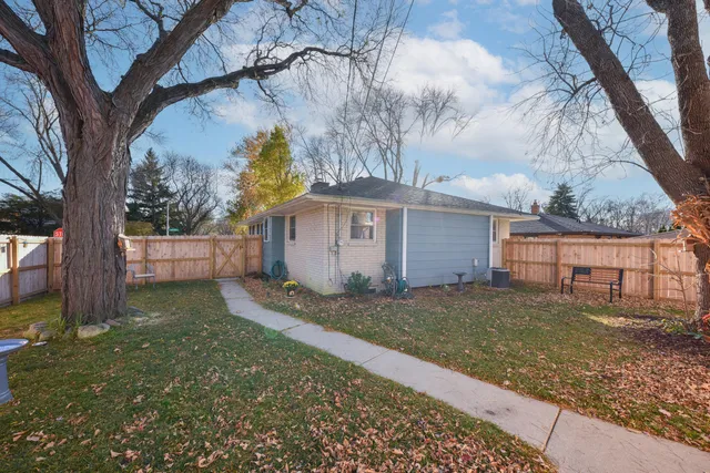 $320,000 | 9602 West Arthur Avenue, West Allis, WI 53227