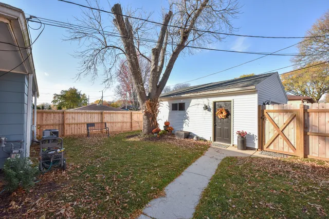 $320,000 | 9602 West Arthur Avenue, West Allis, WI 53227