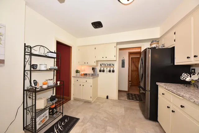 $320,000 | 9602 West Arthur Avenue, West Allis, WI 53227