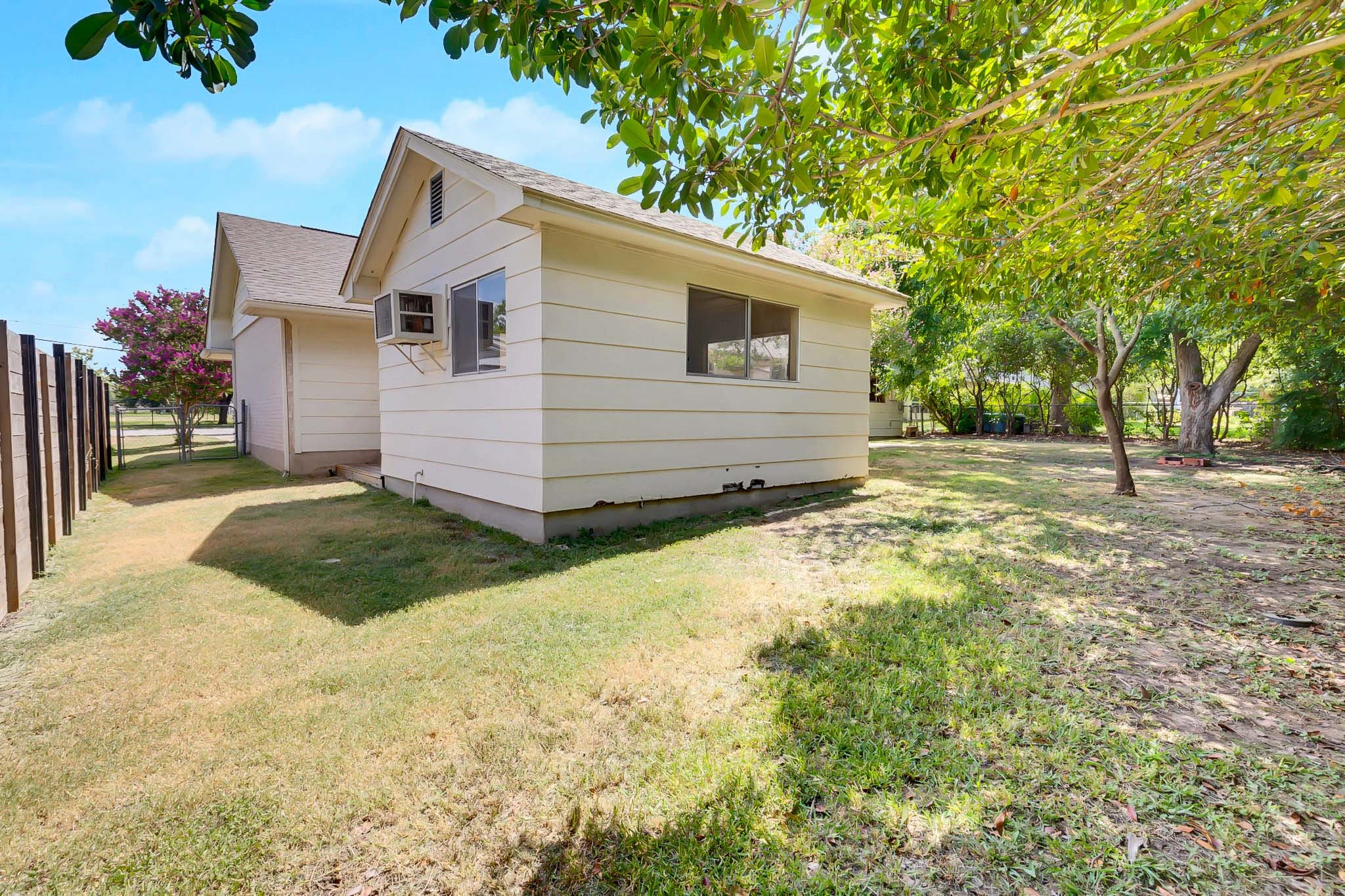 2609 Richcreek Road Austin, TX 78757 - Photo 27 of 28 a view of a backyard of the house