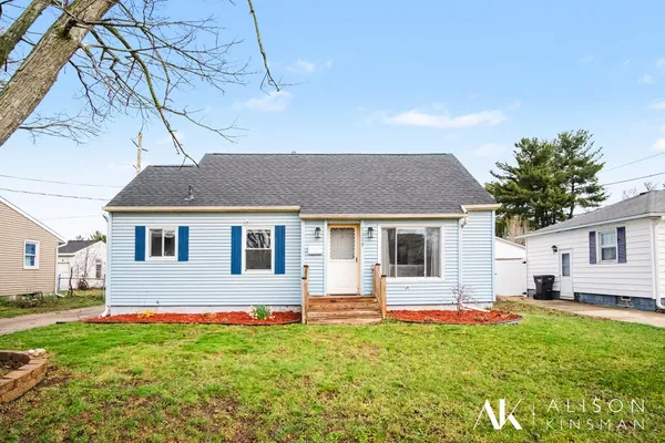 $296,000 | 2329 Golden Street Southwest, Wyoming, MI 49519