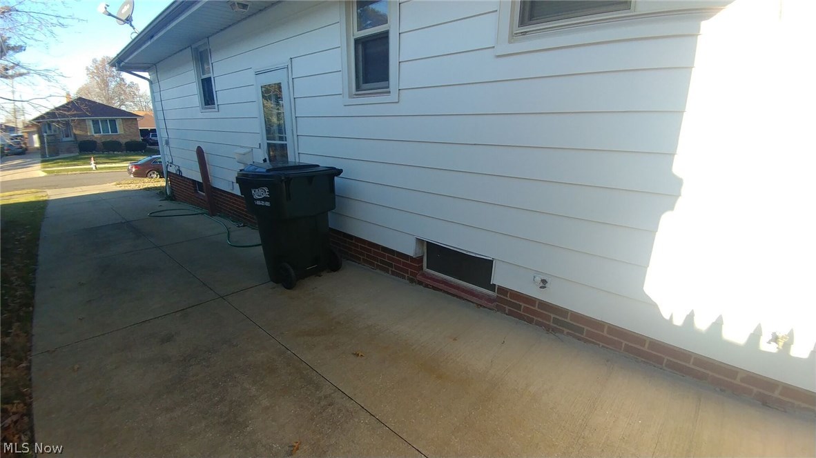 11420 Hempstead Road Garfield Heights, OH 44125 - Photo 4 of 30