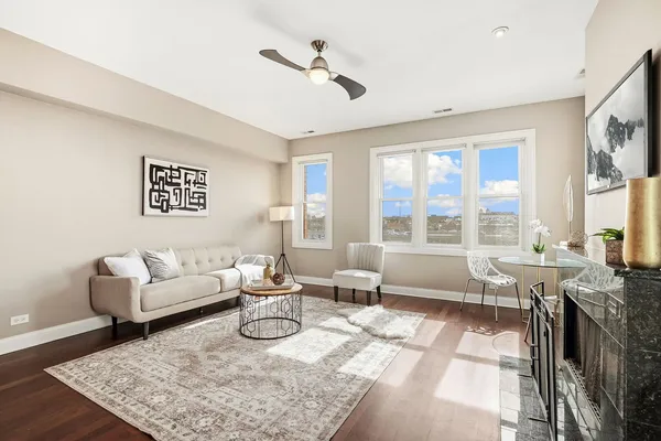 $600,000 | 2243 North Lister Avenue, Unit 402, Chicago, IL 60614