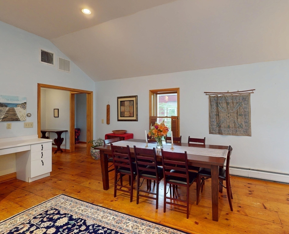 42 Water Street Northampton, MA 01053 - Photo 9 of 35