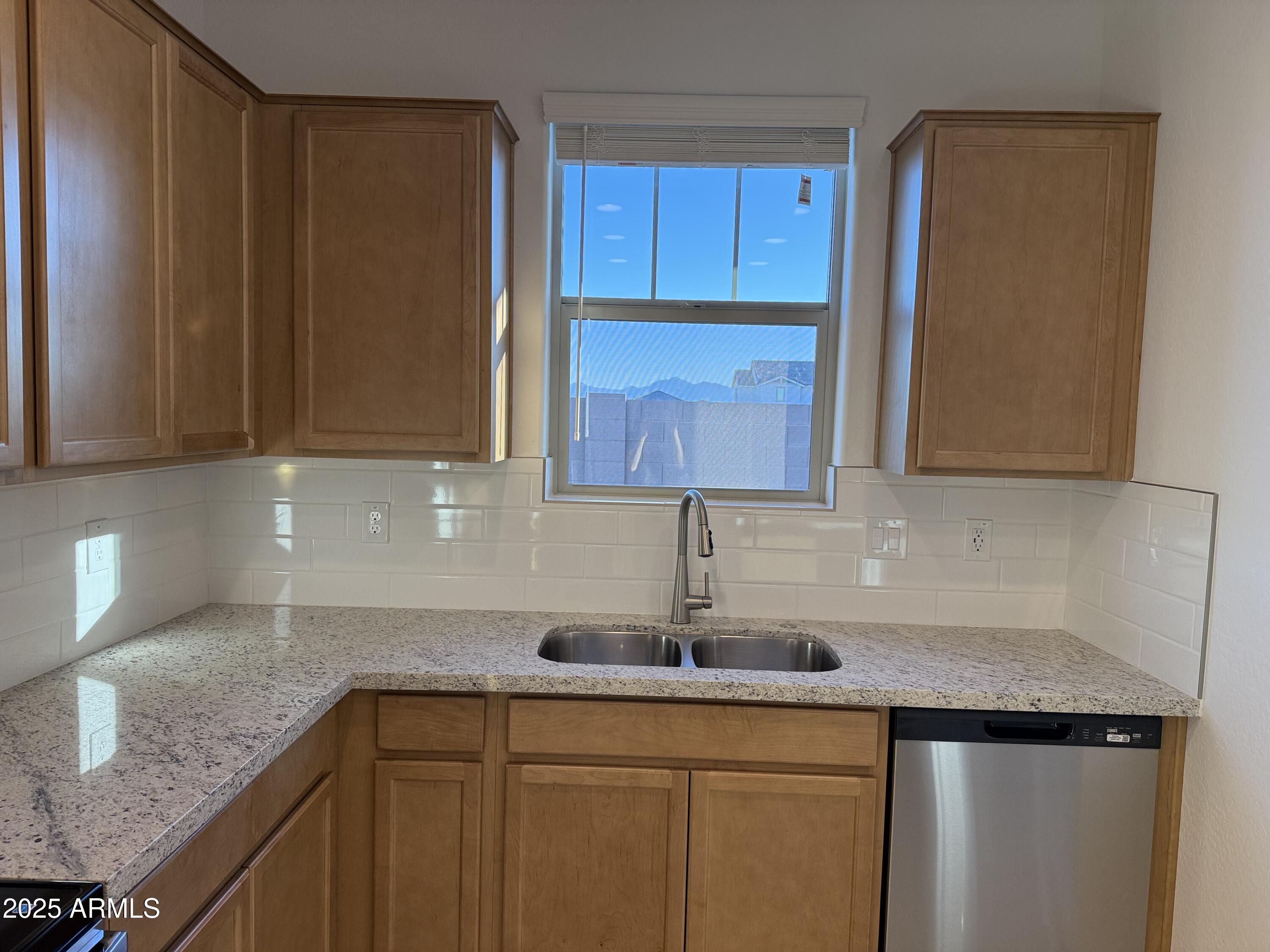 9973 West Mitchell Avenue Avondale, AZ 85392 - Photo 6 of 25 IMG_3007