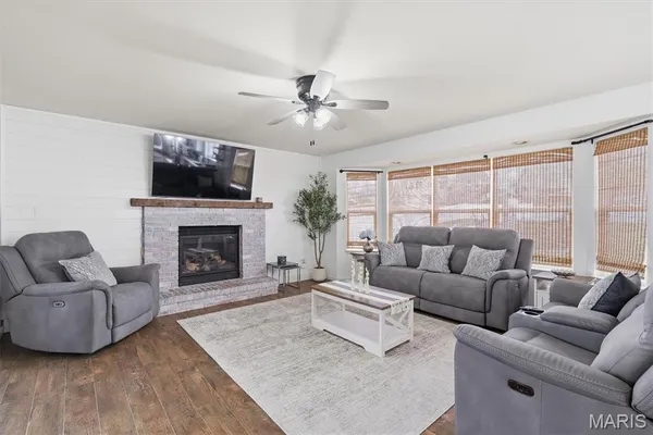 $425,000 | 1911 Providence Estate Drive, Wentzville, MO 63385
