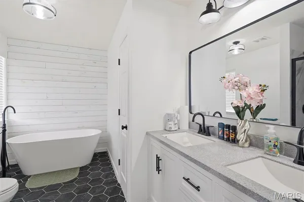 $425,000 | 1911 Providence Estate Drive, Wentzville, MO 63385