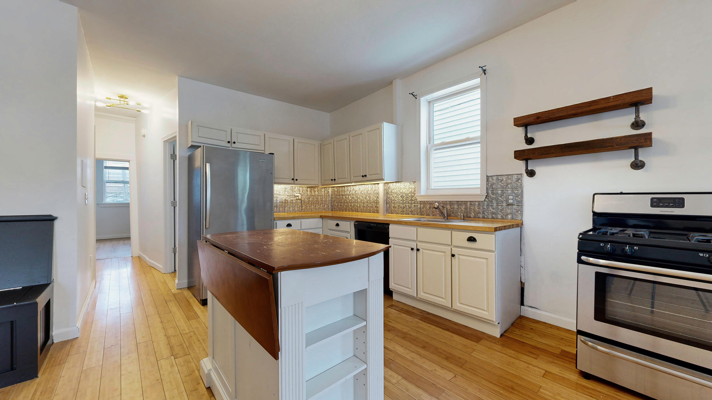 243 Spring Street Portland, ME 04102 - Photo 6 of 30 243-Spring-Street-Portland-02282023_1525