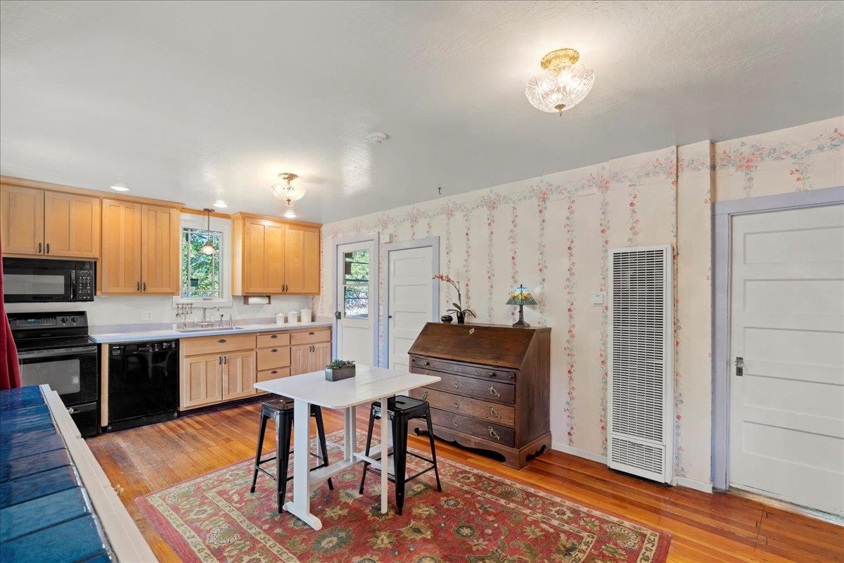 22196 Summit Road Los Gatos, CA 95033 - Photo 10 of 43 Gallery Image 10