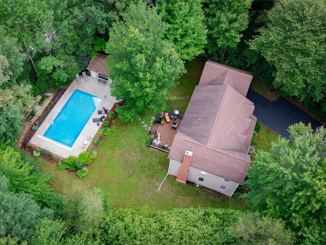 240 Farmstead Drive Shelburne, VT 05482 - Photo 13 of 40 Gallery Image 13