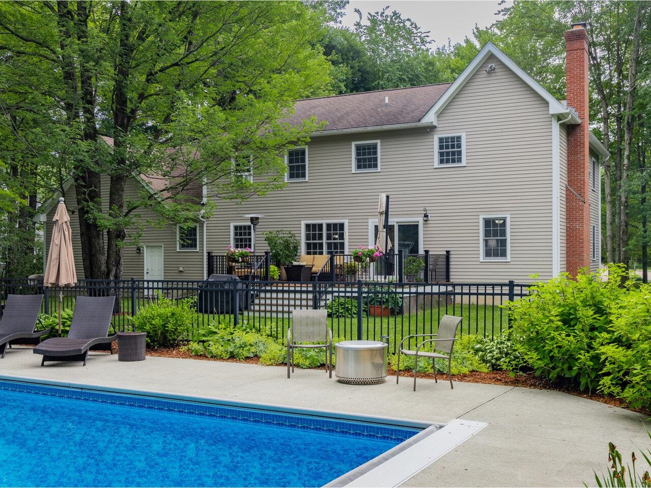 240 Farmstead Drive Shelburne, VT 05482 - Photo 2 of 40 Gallery Image 2