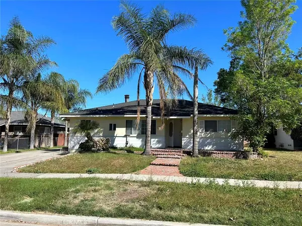 front view of house with a yard