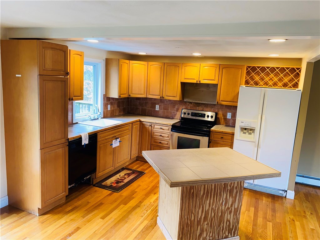 24 Norman Road Jamestown, RI 02835 - Photo 13 of 22