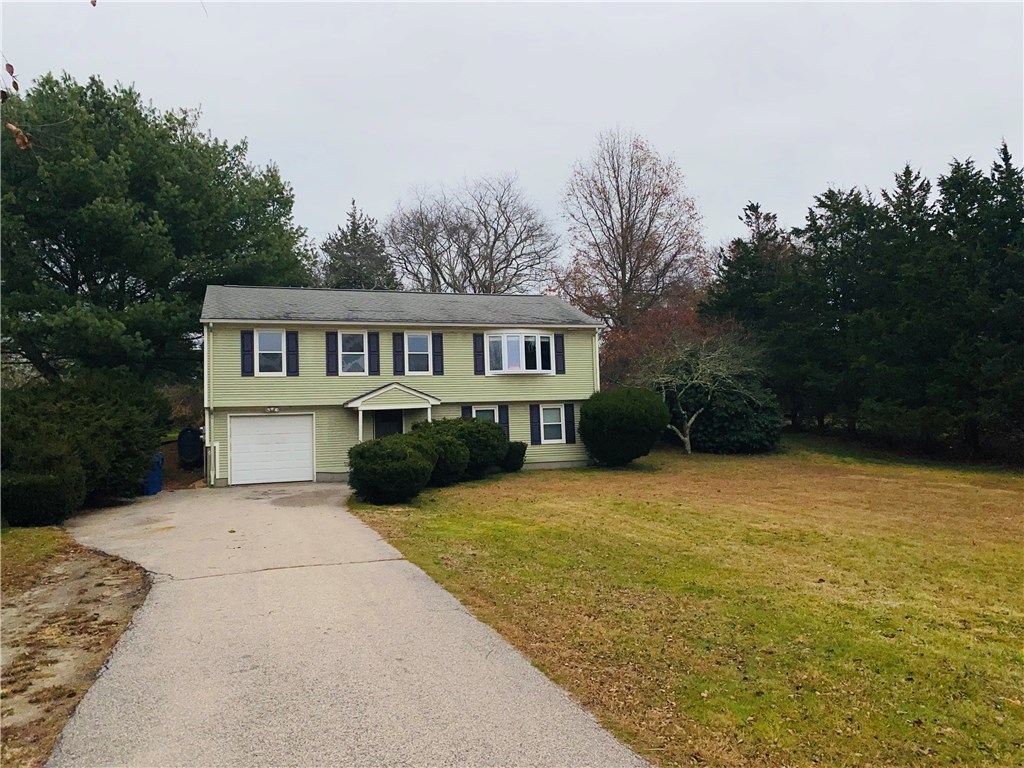 24 Norman Road Jamestown, RI 02835 - Photo 2 of 22