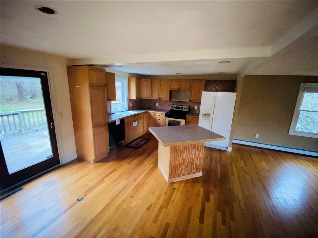 24 Norman Road Jamestown, RI 02835 - Photo 9 of 22