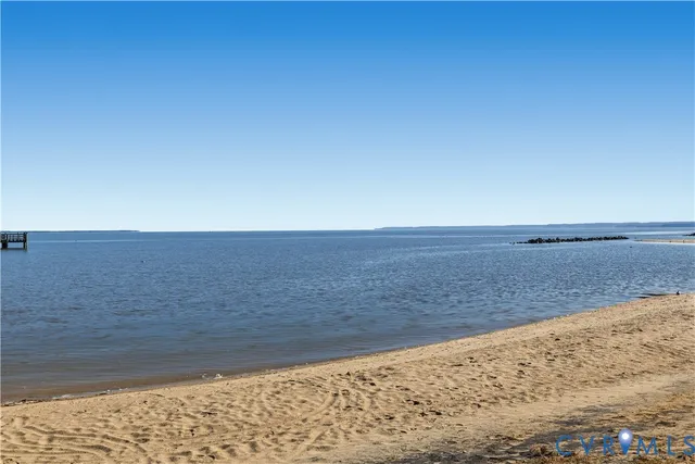 $289,000 | 100 Taylor Street, Unit 302, Colonial Beach, VA 22443