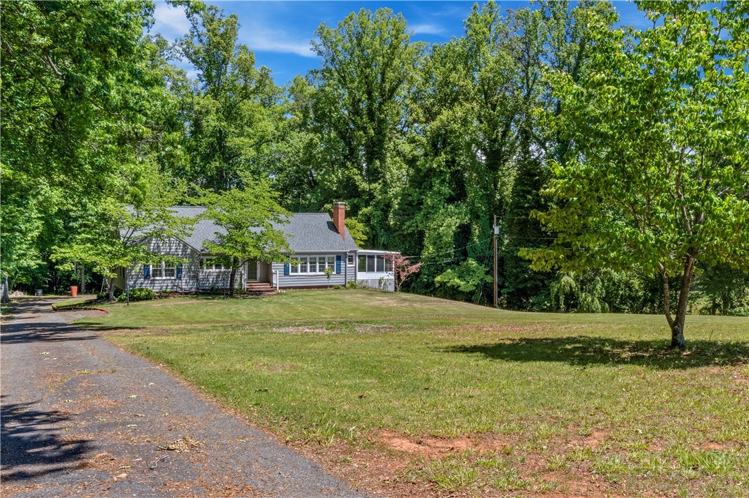 951 Dodson Mill Road Pilot Mountain, NC 27041 - Photo 5 of 50