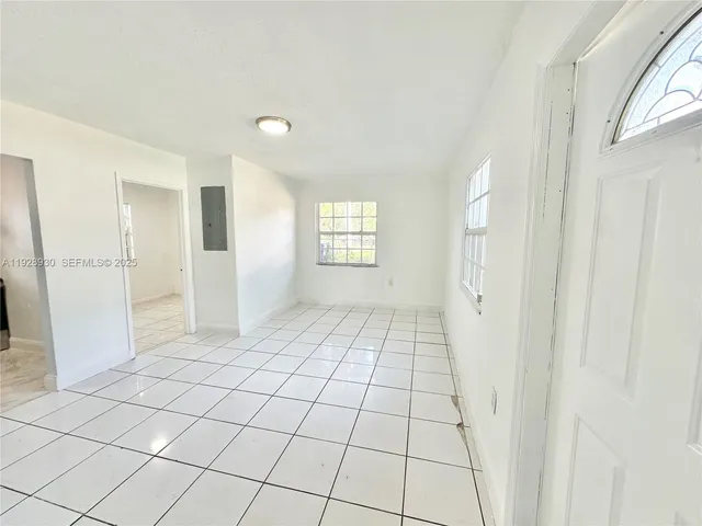 $2,900 | 1278 Northwest 44th Street, Unit 1, Miami, FL 33142