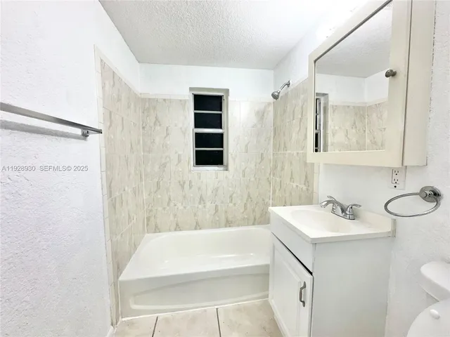 $2,900 | 1278 Northwest 44th Street, Unit 1, Miami, FL 33142