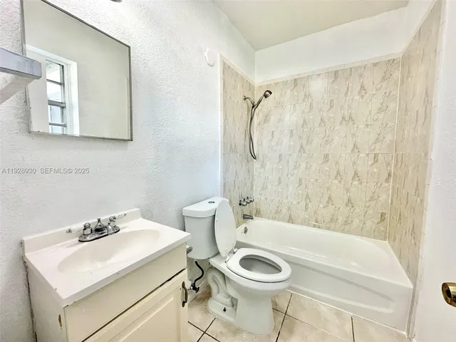 $2,900 | 1278 Northwest 44th Street, Unit 1, Miami, FL 33142