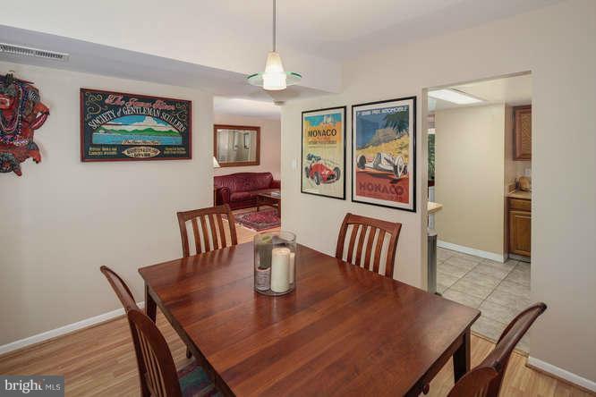 1523 Northgate Square, Unit 15232 Reston, VA 20190 - Photo 20 of 27 Dining Room