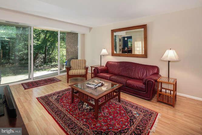 1523 Northgate Square, Unit 15232 Reston, VA 20190 - Photo 22 of 27 Family Room