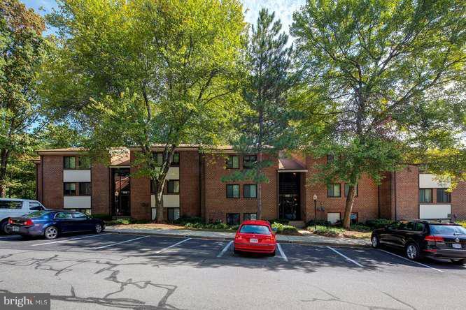 1523 Northgate Square, Unit 15232 Reston, VA 20190 - Photo 25 of 27 Exterior (Front)