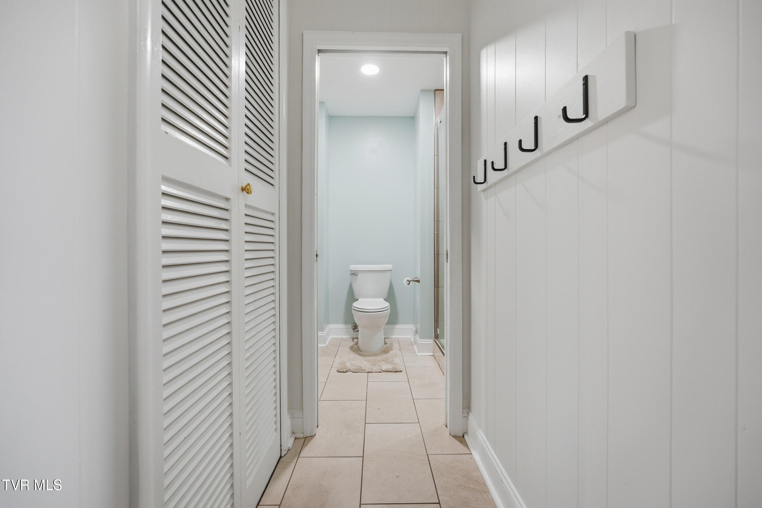 2125 Heatherly Road Kingsport, TN 37660 - Photo 23 of 49 Spare Bath